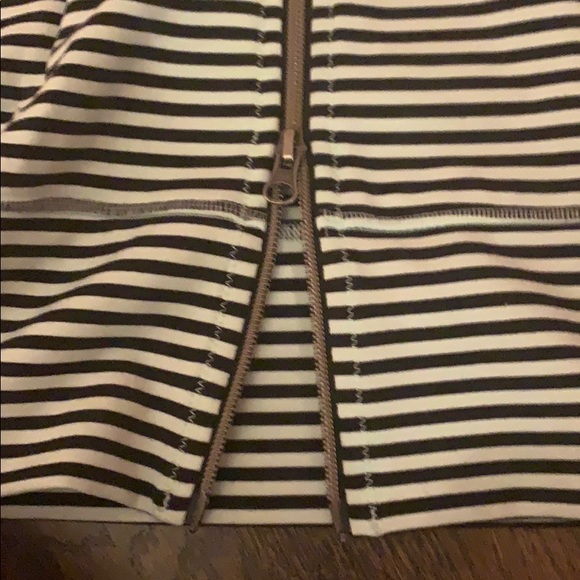Lululemon Zip Up - Picture 3 of 4